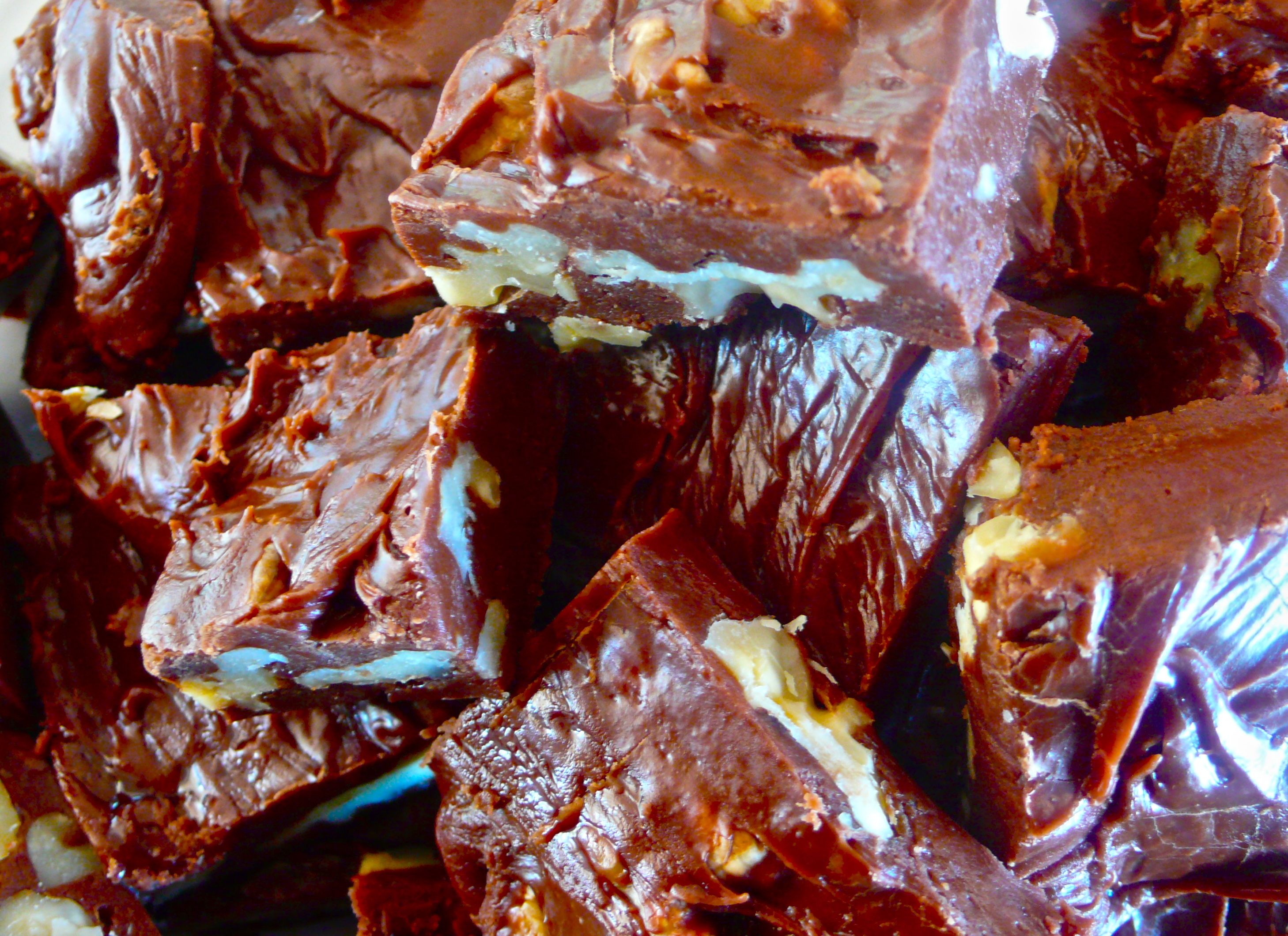 DARK, CREAMY, RICH, CHOCOLATE FUDGE