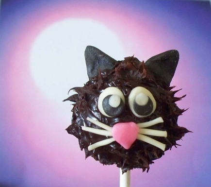 Halloween_recipe_-_cat_truffle_pops_