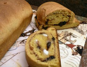 Butternut_apple_butter_bread_with_cinnamon_raisin_swirl_best