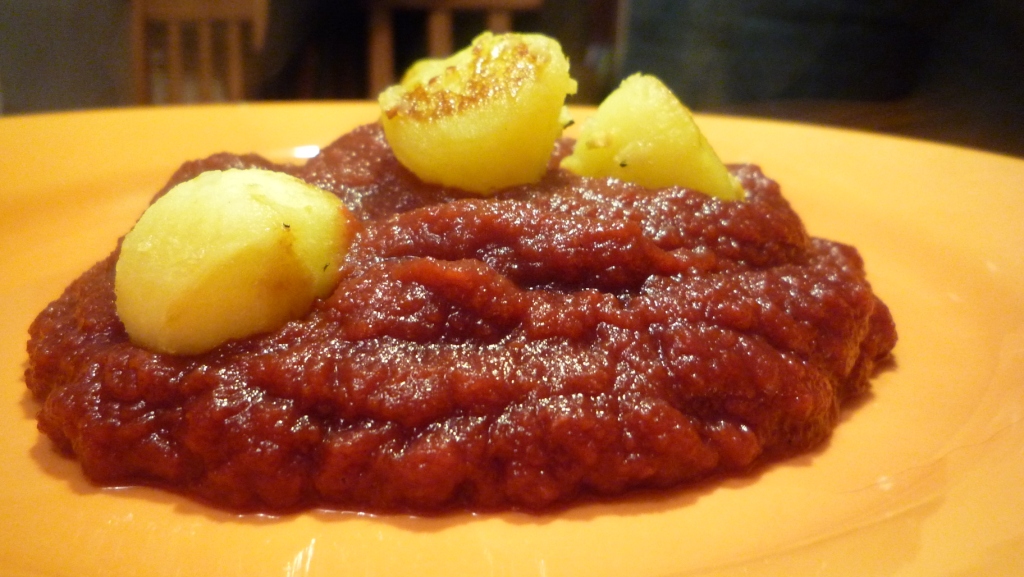 Beetroot puree with ginger apple pearls