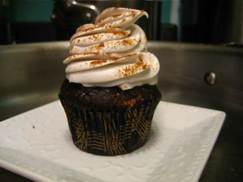 Mexican Hot Chocolate Cupcakes with Whipped Cream (vegan)