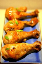 Honey-mustard glazed chicken drumsticks with Asian flavors