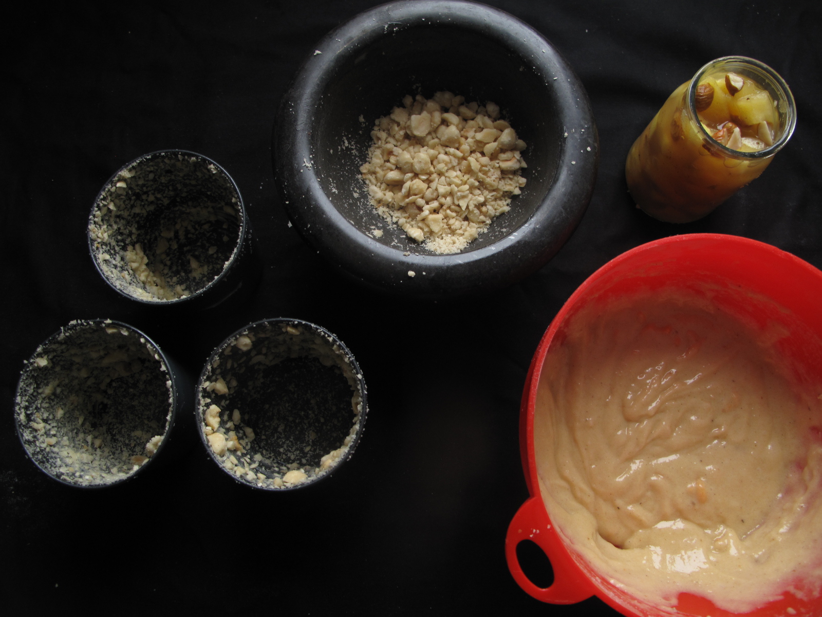 Apple and hazelnut sponge