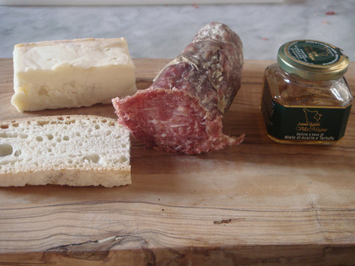 Grilled Taleggio cheese, Salami and Truffle Honey - Crostone di Taleggio, Salami con Miele Tartufato