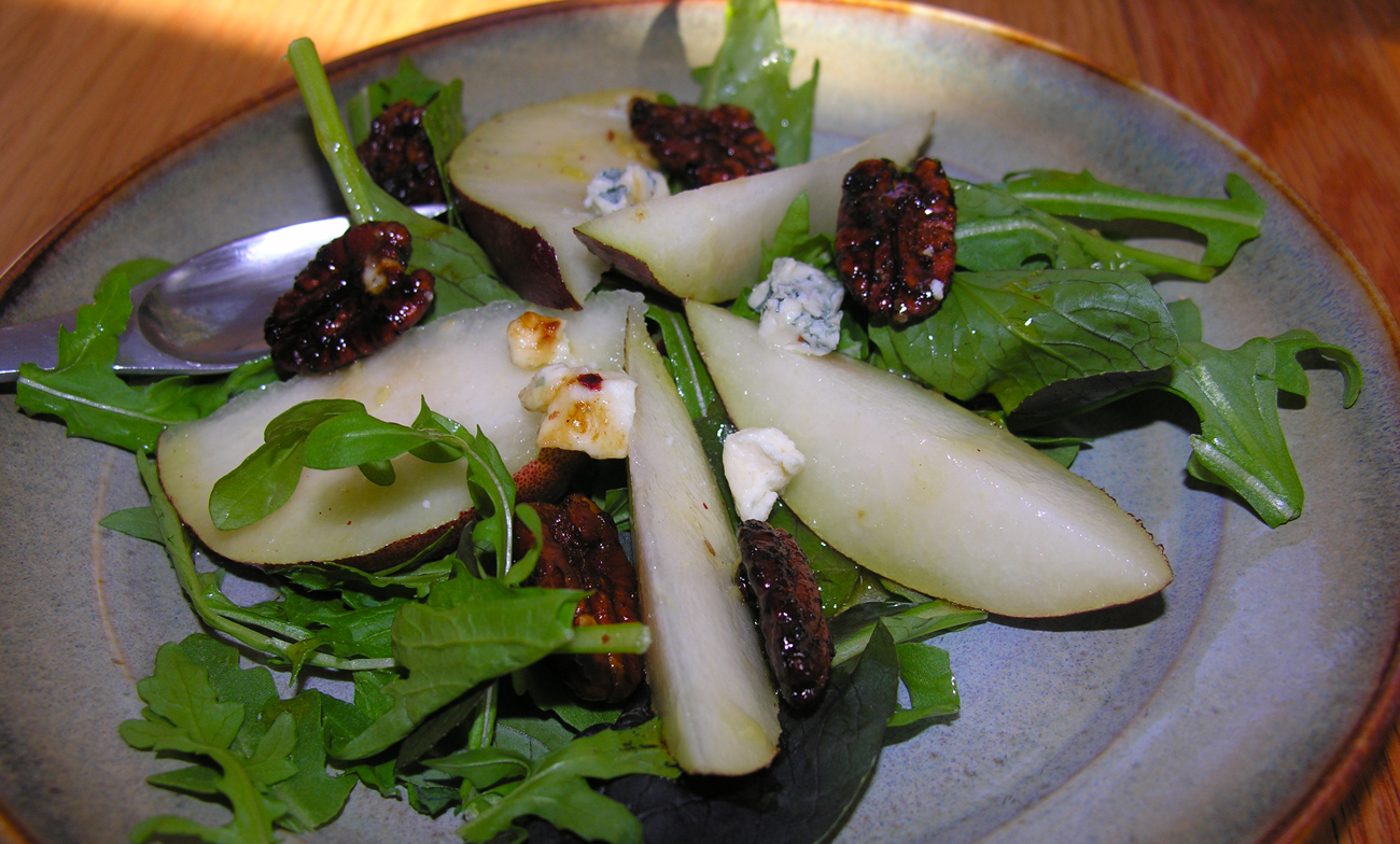 Pear salad with roasted pecans