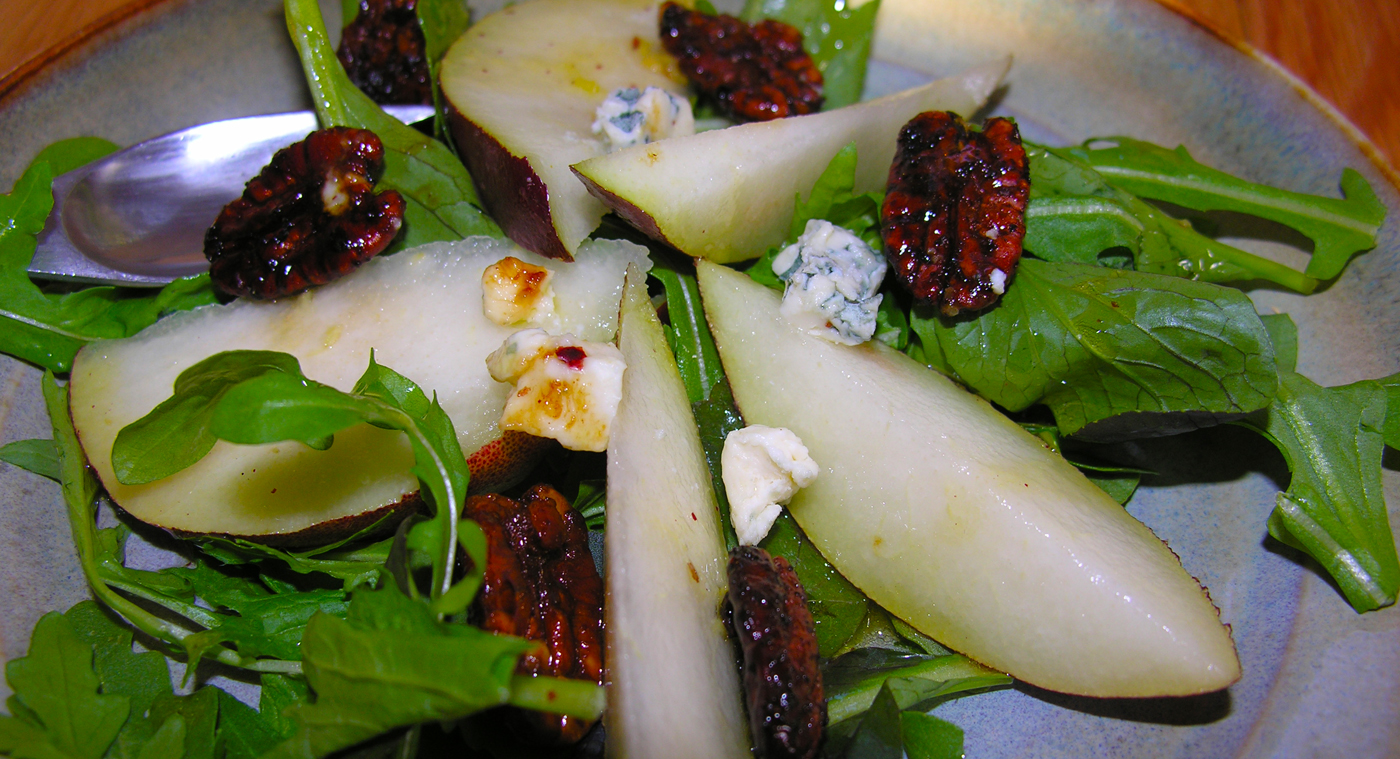 Pear salad with roasted pecans