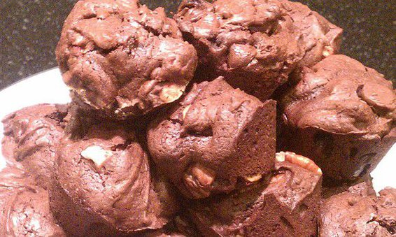 Chocolate Fantasy Brownie Bites
