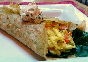 Seafood_eggs_crepes_side_view_picnikd_warmer