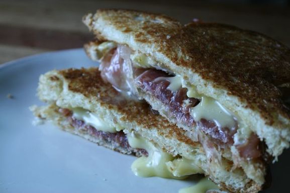 Brie and Prosciutto Melt