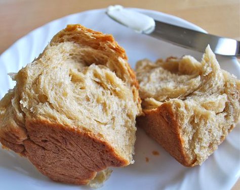 Heavenly Oatmeal-Molasses Rolls