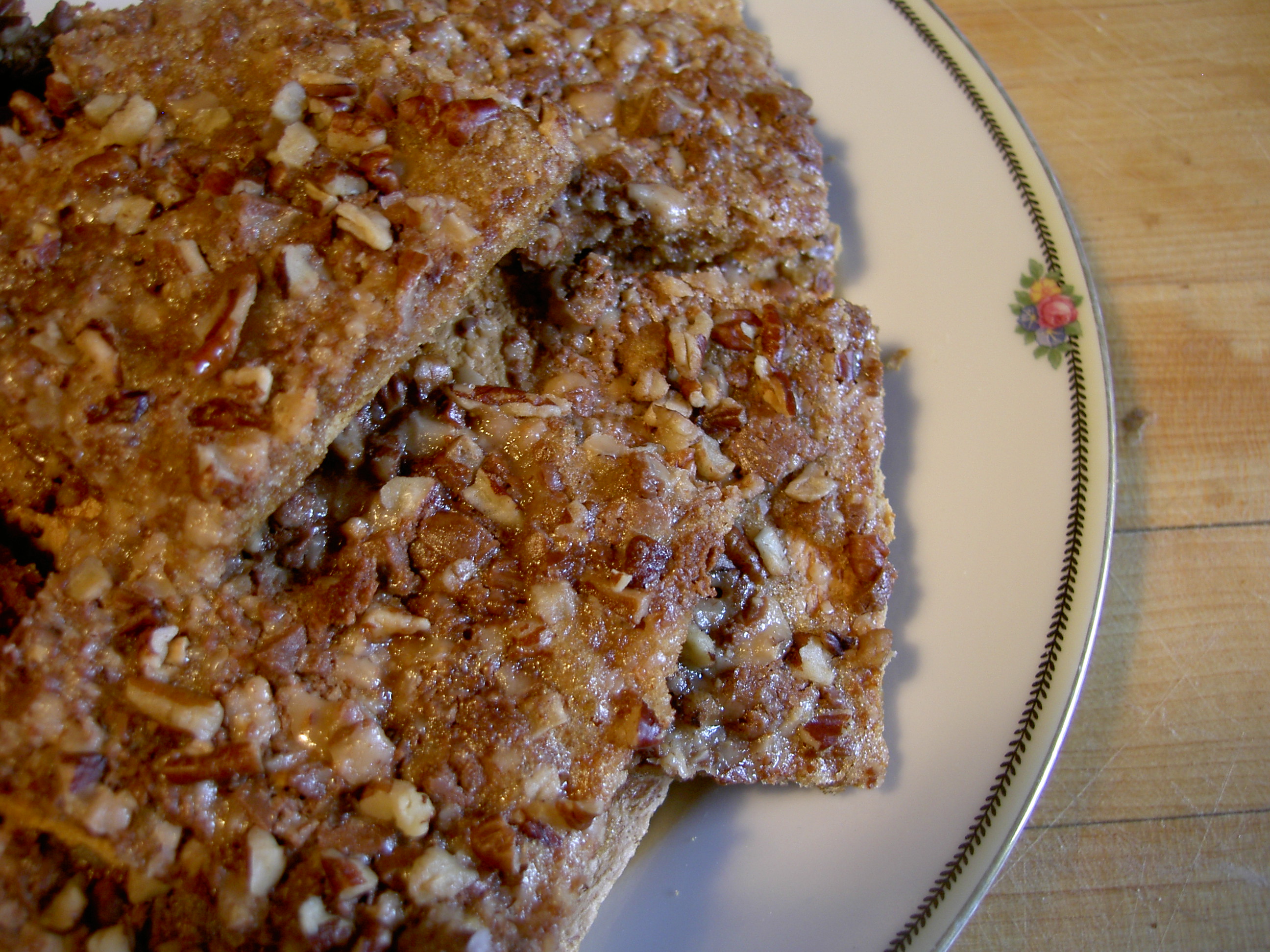 Crunchy graham toffee bars
