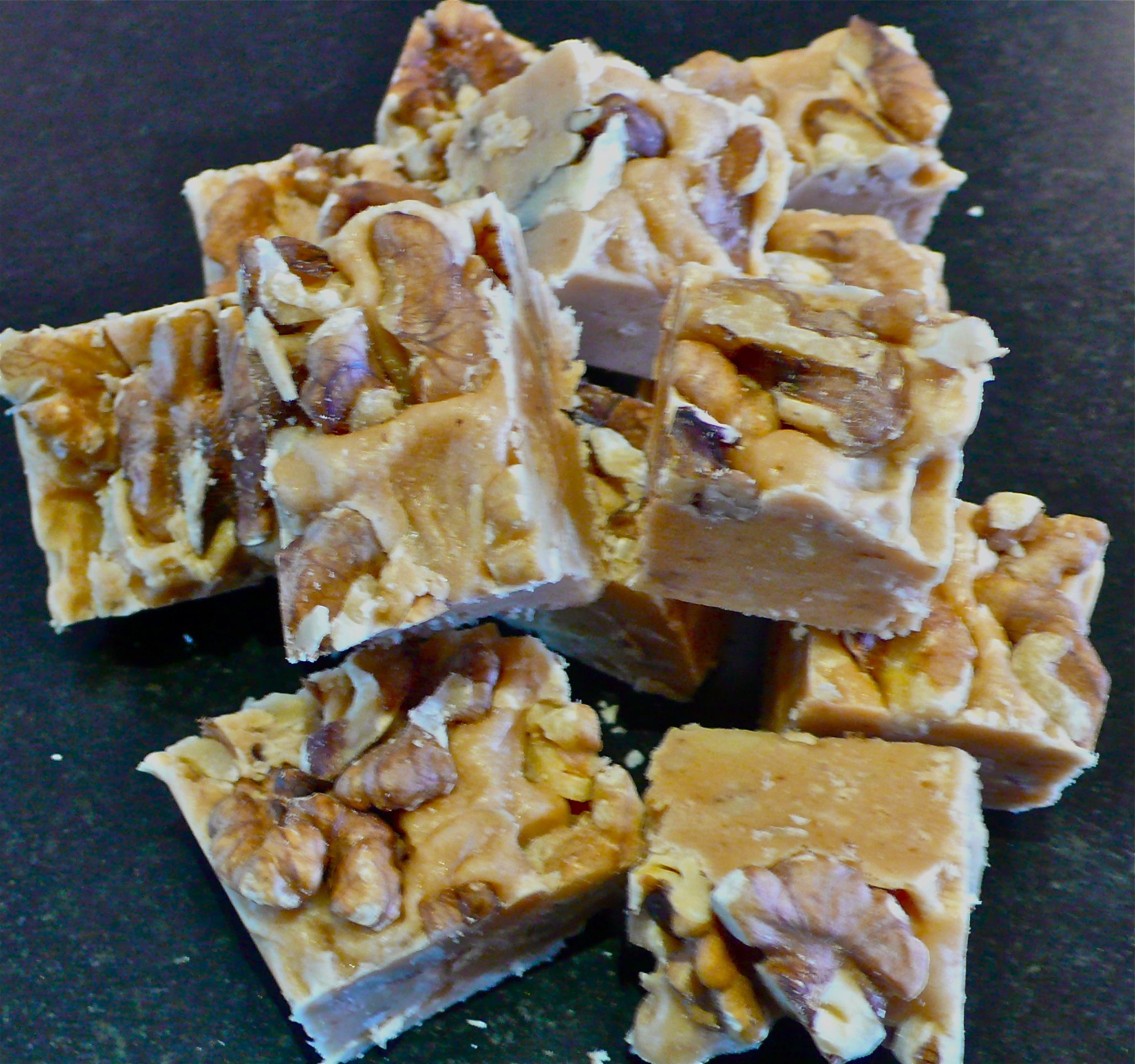 WALNUT TABLET