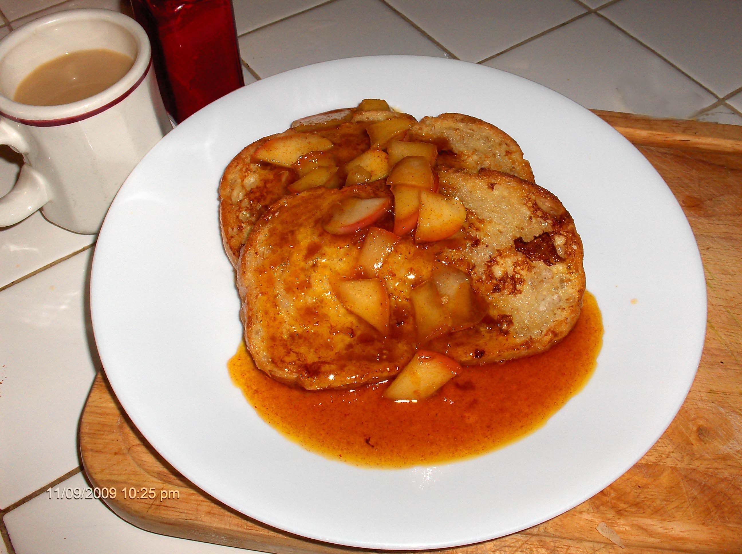 Pan Toast with Spicy Orange Apples 