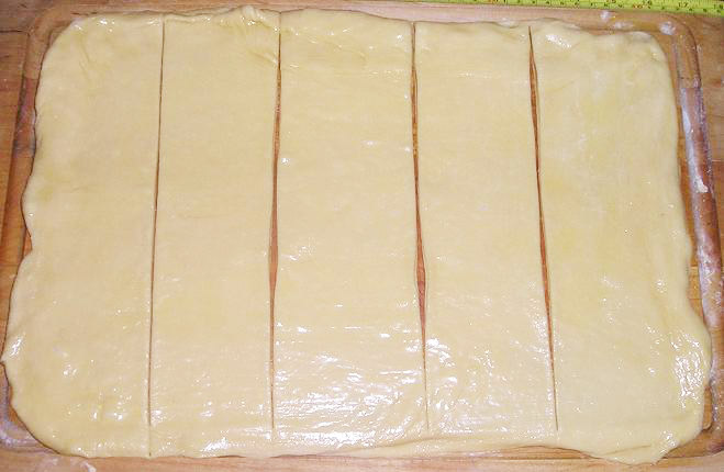 Garlic and Onion Buttermilk Fan Rolls