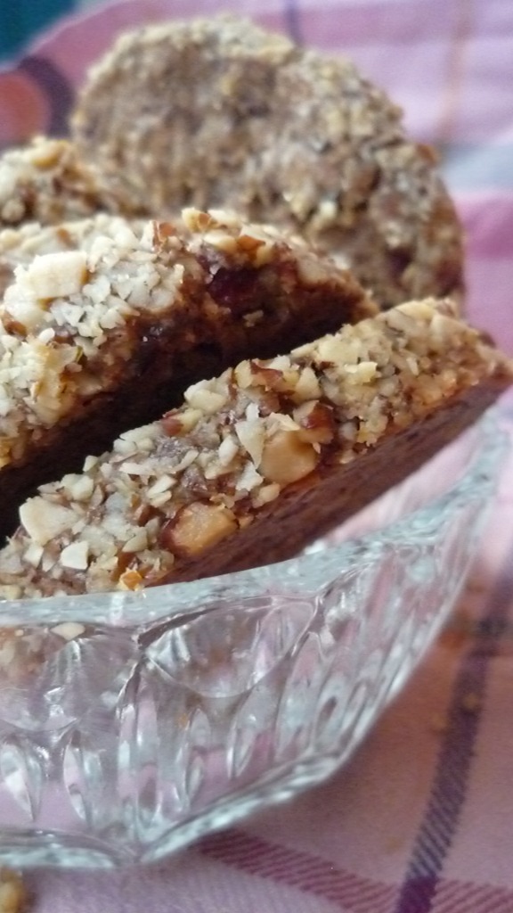 Nutty chocolate cookie