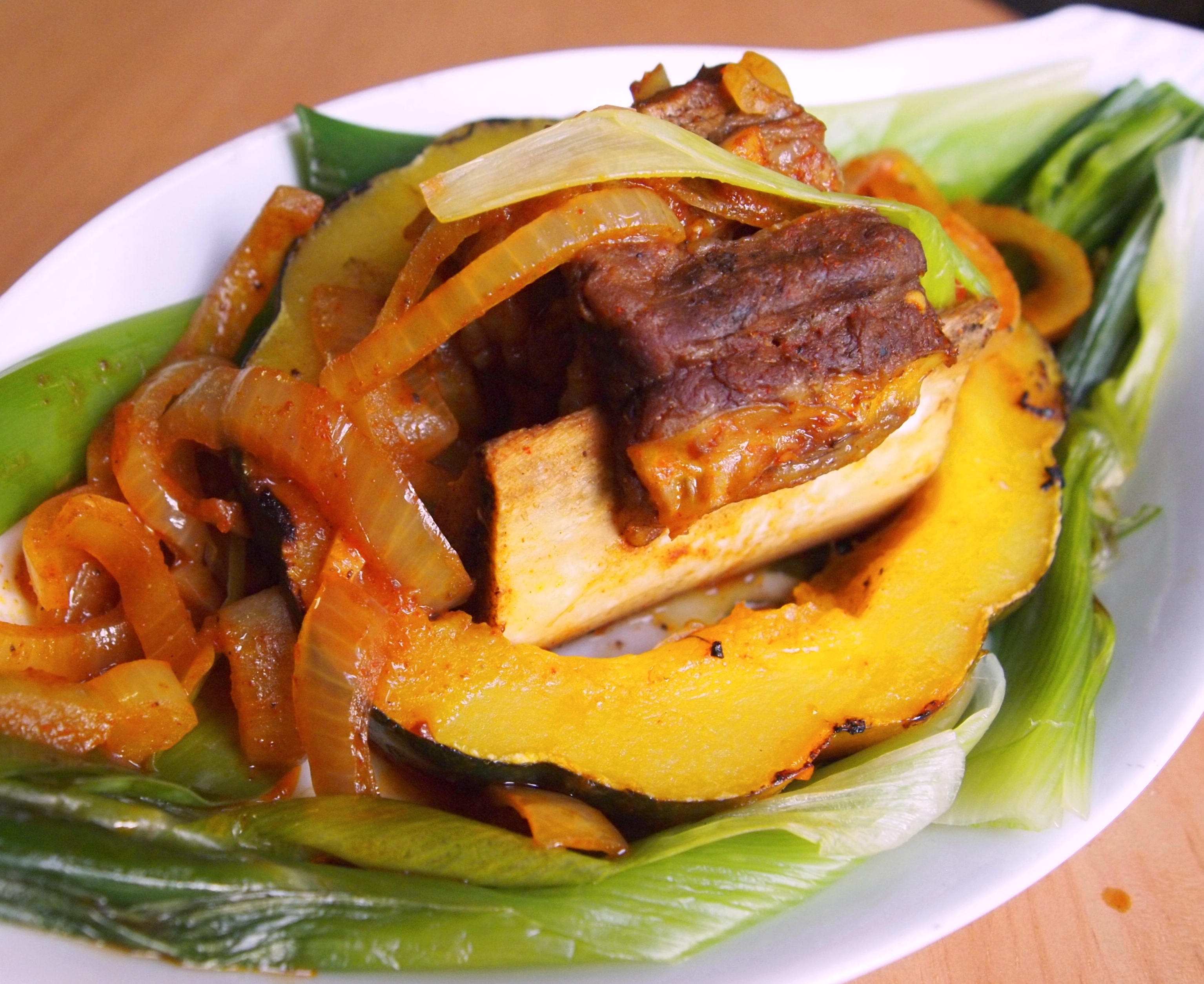 Oven-BBQ Short Ribs with Squash and Leeks 