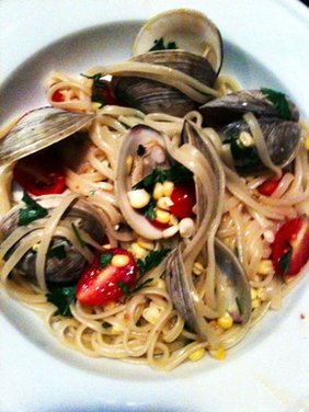 Pasta Clam Bake: Linguine with Clams, Tomatoes and Corn