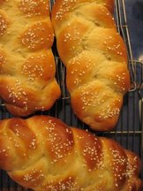 Cardamom-bread-from-oven