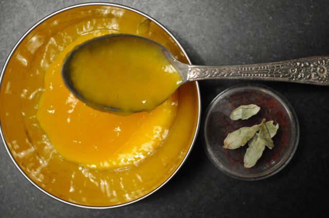 Mango Sauce with Cardamom and Saffron