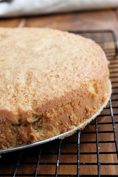 Cardamom cake with cloudberry cream