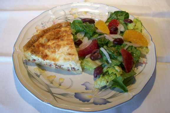 Pancetta_quiche_with_orange_and_olive_salad