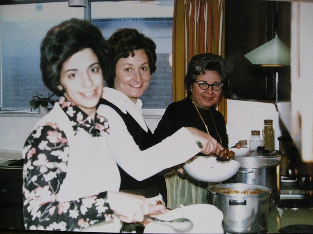 Grandma DiLaura's Tomato and Meat Sauce