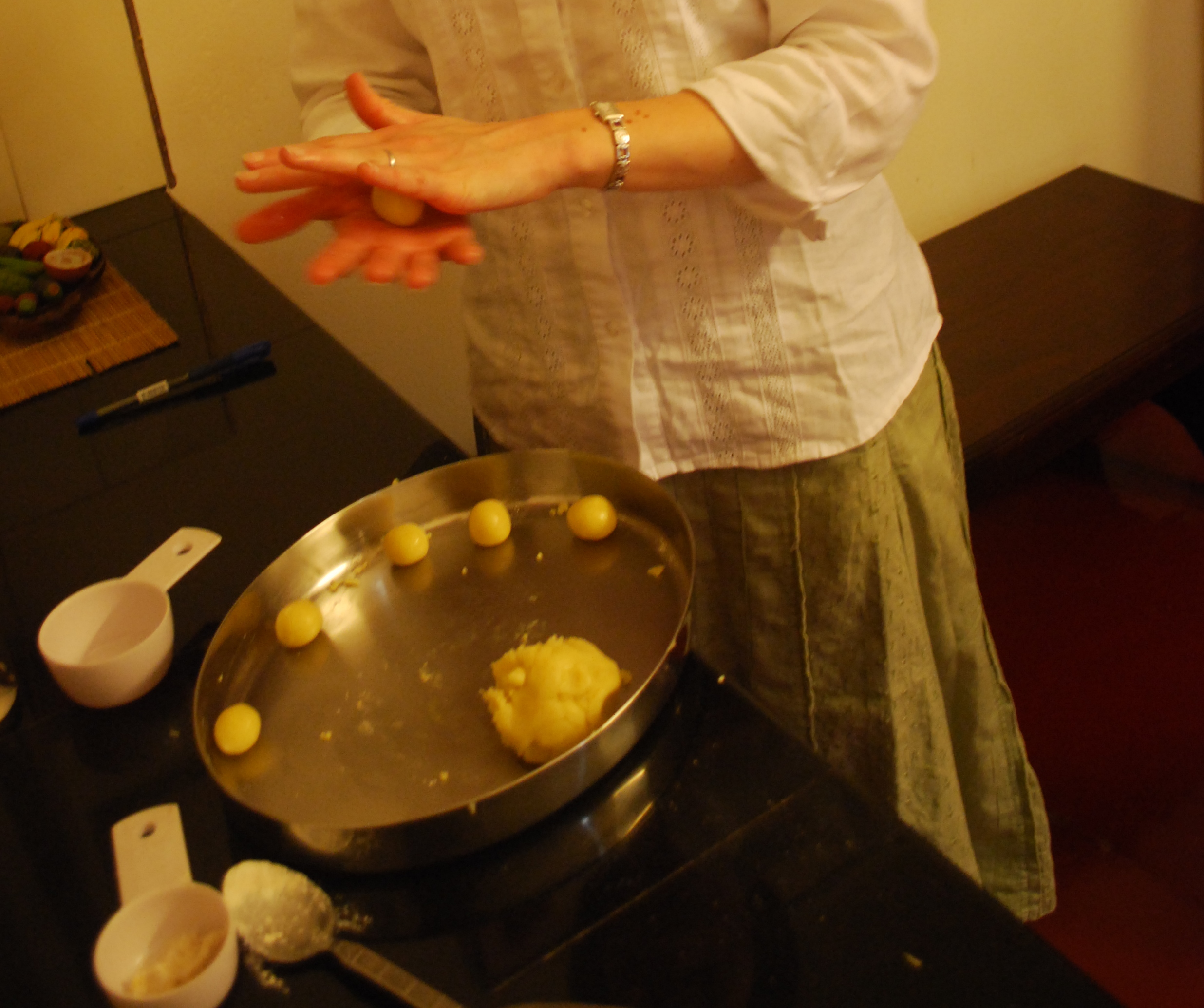 Gulab Jamun with Milk powder (Indian Pudding)