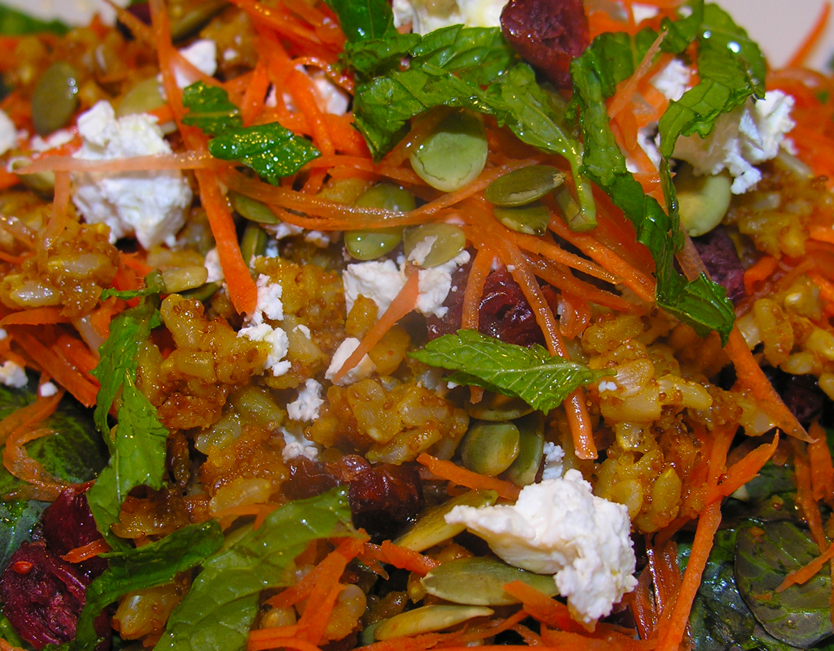 Carrot salad with grains