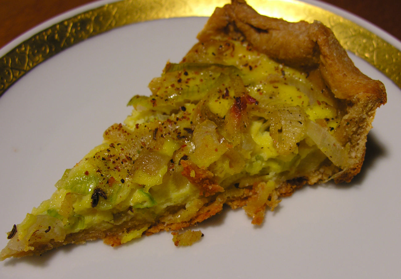 Zweibelkuchen (avec tomatoes in the summer, sans in the winter)