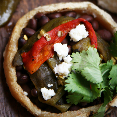 Sopes-masa-black-beans-2