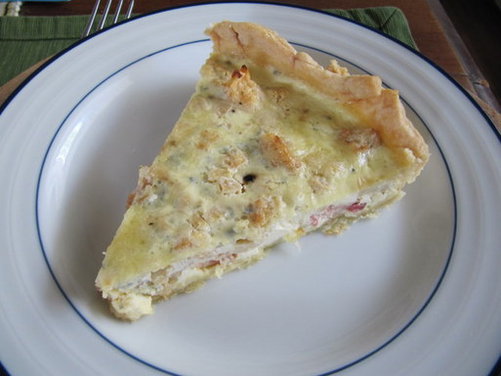 Quiche in Winter White and Blue