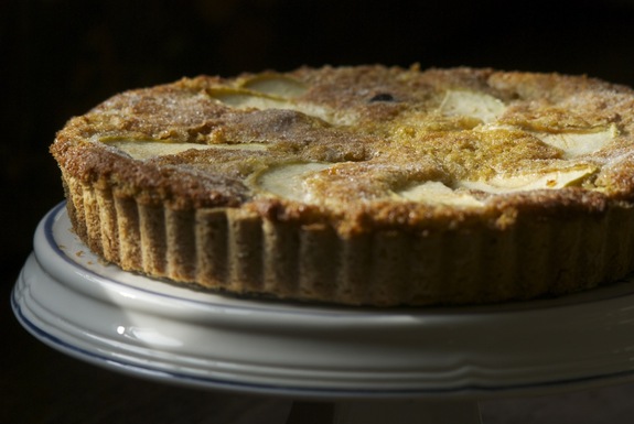 Danish_apple_prune_tart2