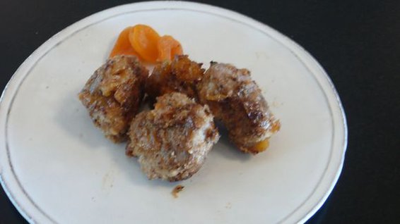 PORK MEDALLIONS WITH APPLE CIDER-APRICOT REDUCTION