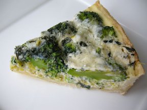 Broccoli, blue cheese and leek quiche