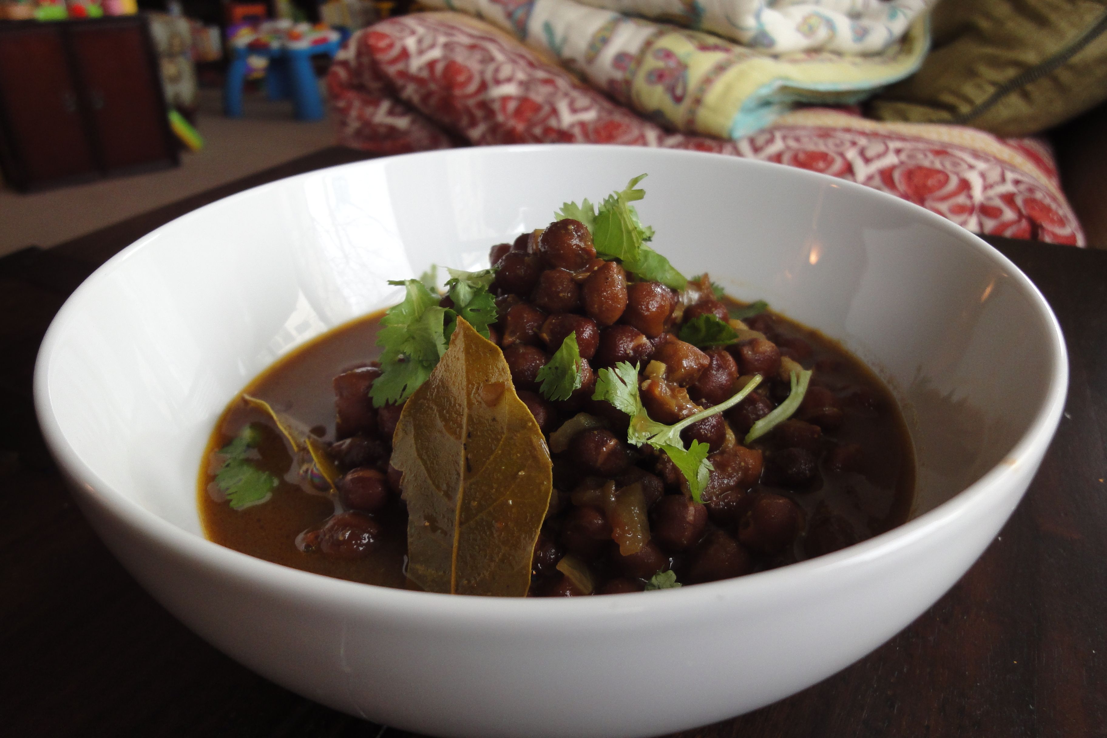Black chickpea stew