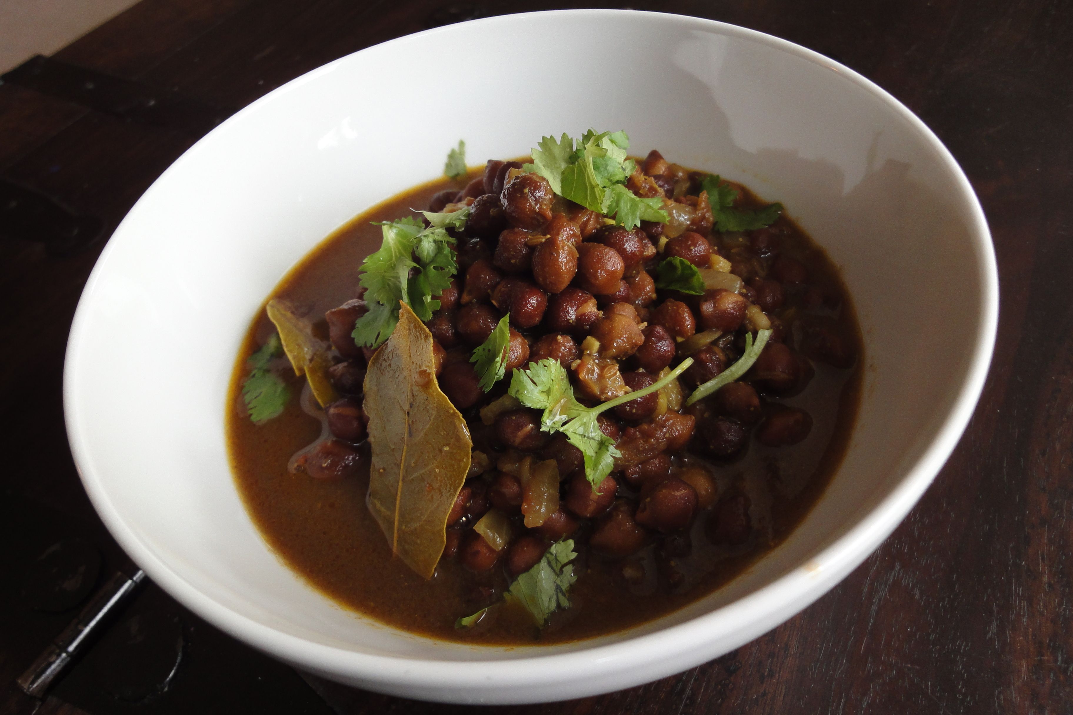 Black chickpea stew