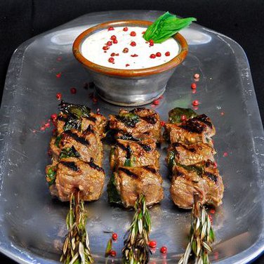 Herbed Beef Skewers with Horseradish Cream