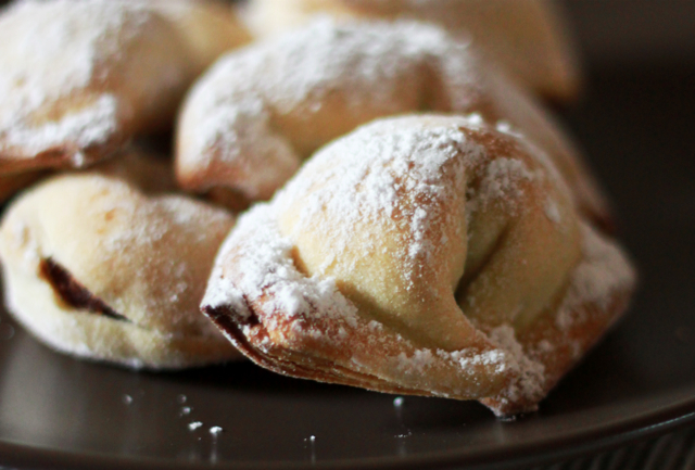 Celli Ripieni (Grape jam dumplings)