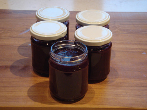 Pinot Noir Cranberry Sauce
