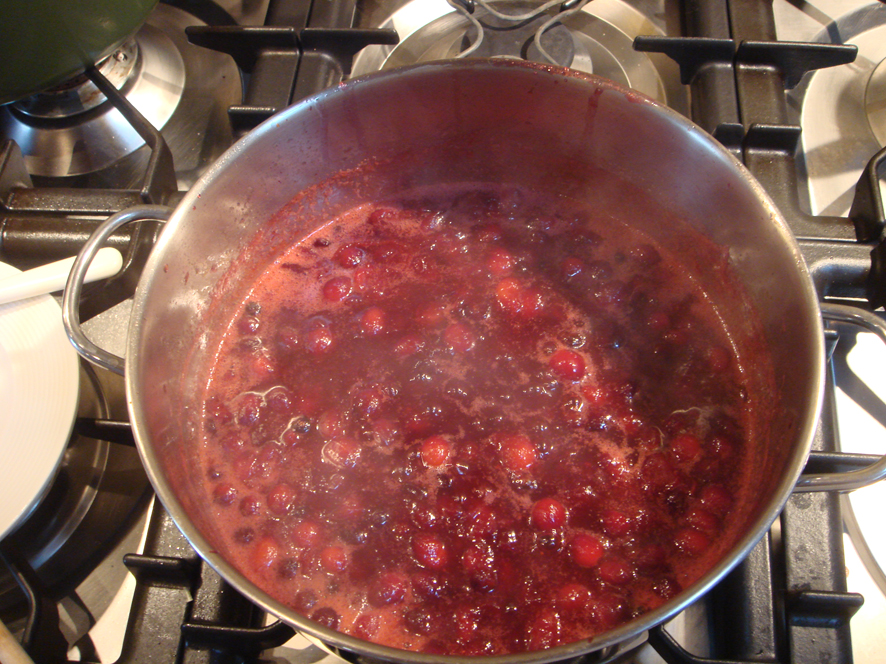 Pinot Noir Cranberry Sauce