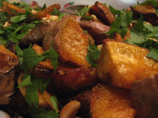 Roasted Sweet Potato Salad w/ Chili sauce, parsley and cashew nuts
