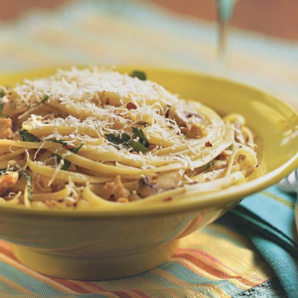 Linguini in garlic clam sauce