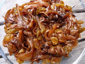 Moroccan Onion Confit with Raisins