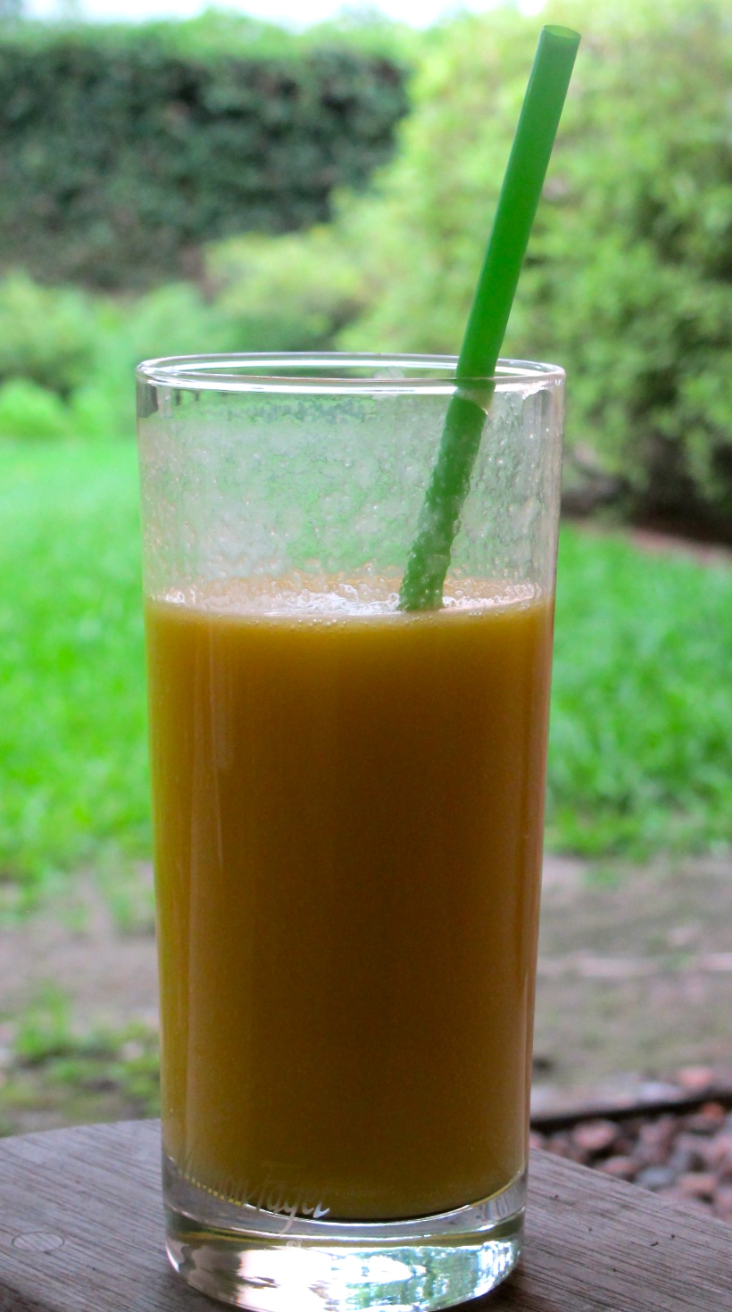 MANGO AND LIME LICUADO DE AGUA