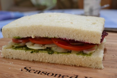 vegetable & chutney sandwich