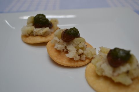 Sev batata puri