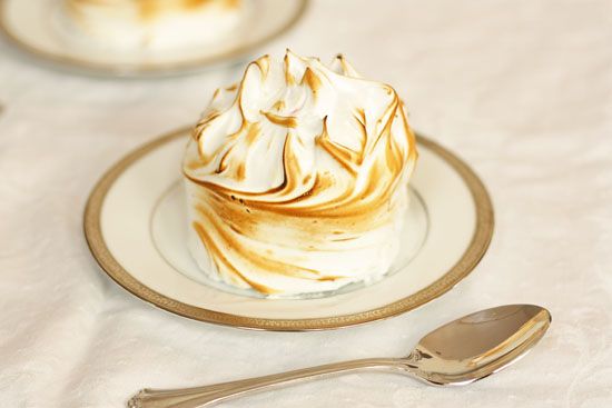 Baked_alaska_whole_550