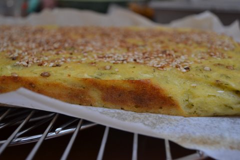 Lentil & cornmeal bread (Handvo)
