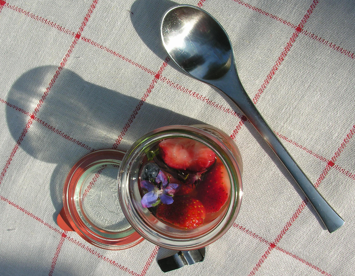 Herbed berries in wine