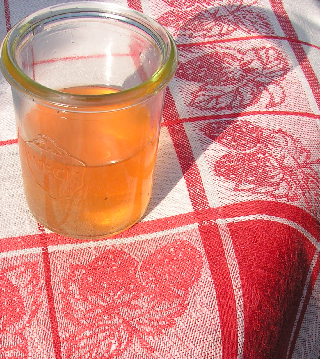 Herbed berries in wine